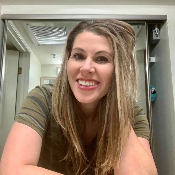lindsey23